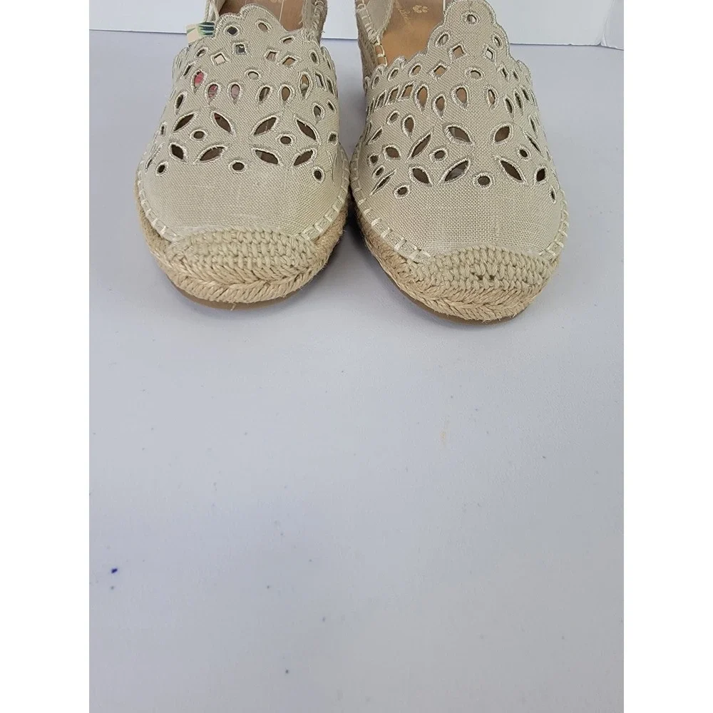 Tommy Bahama Daphne Wedge Espadrille Womens 8.5 Beige NEW Eyelet Scalloped Strap